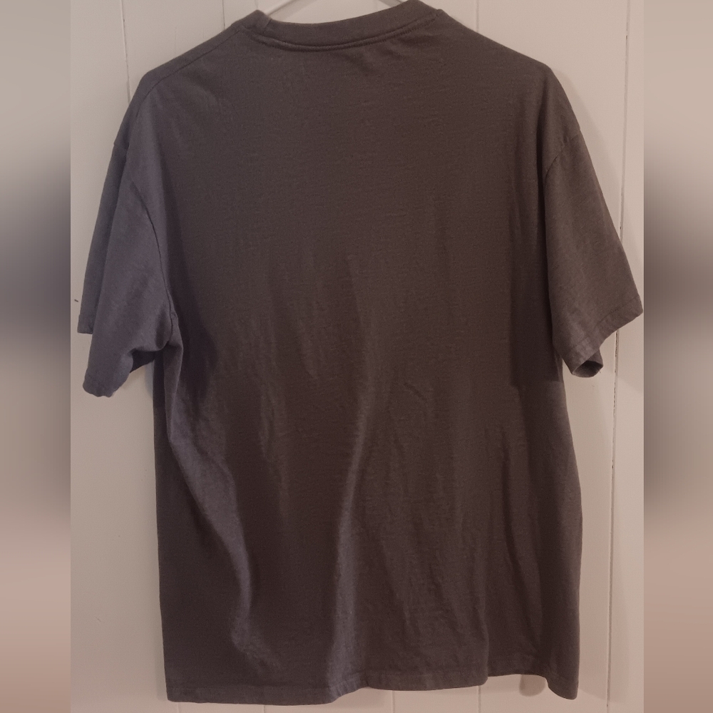 Realtree Men's  Gray Tee with Camo and Orange Logo Large - Picture 4 of 4